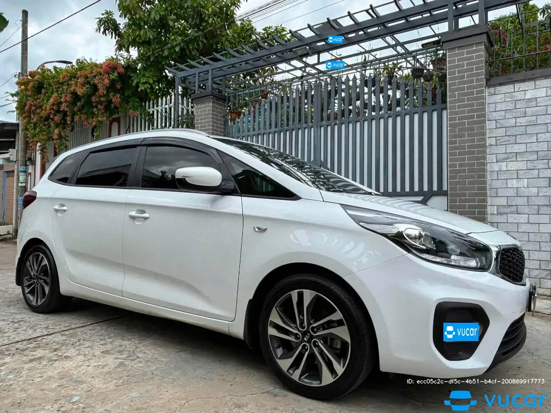 Kia Rondo Số sàn 2022 - Ngoại thất 9