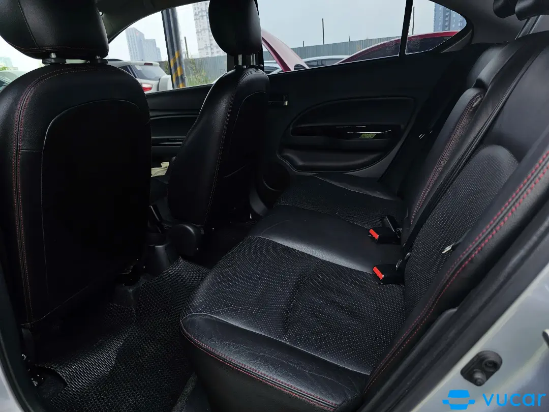 Mitsubishi Attrage 1.2 CVT 2019 - Nội thất 3