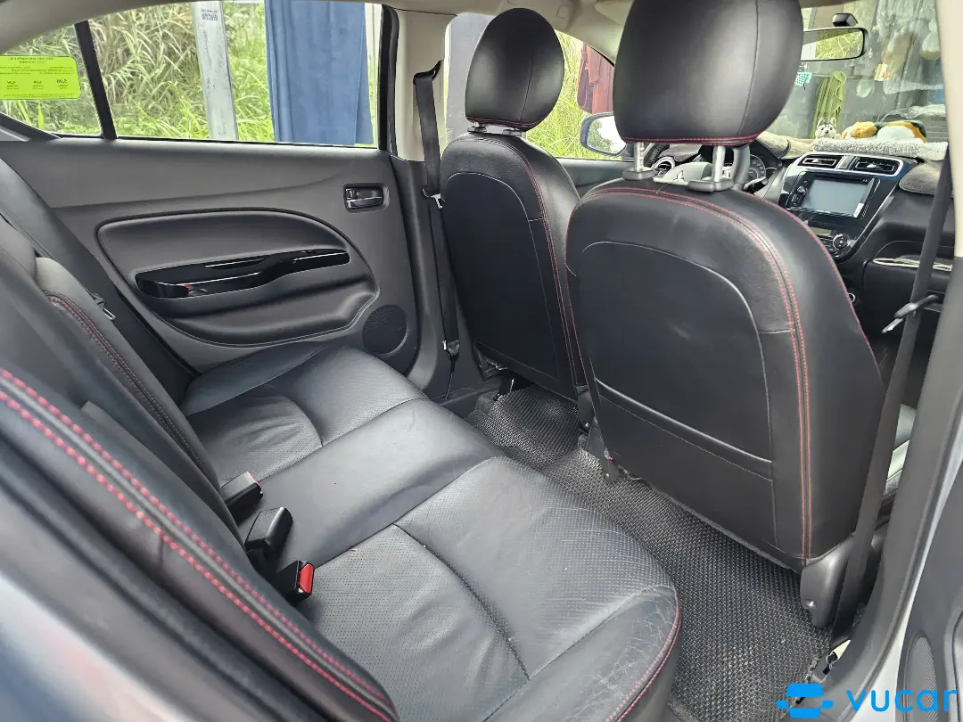 Mitsubishi Attrage 1.2 CVT 2019 - Nội thất 2