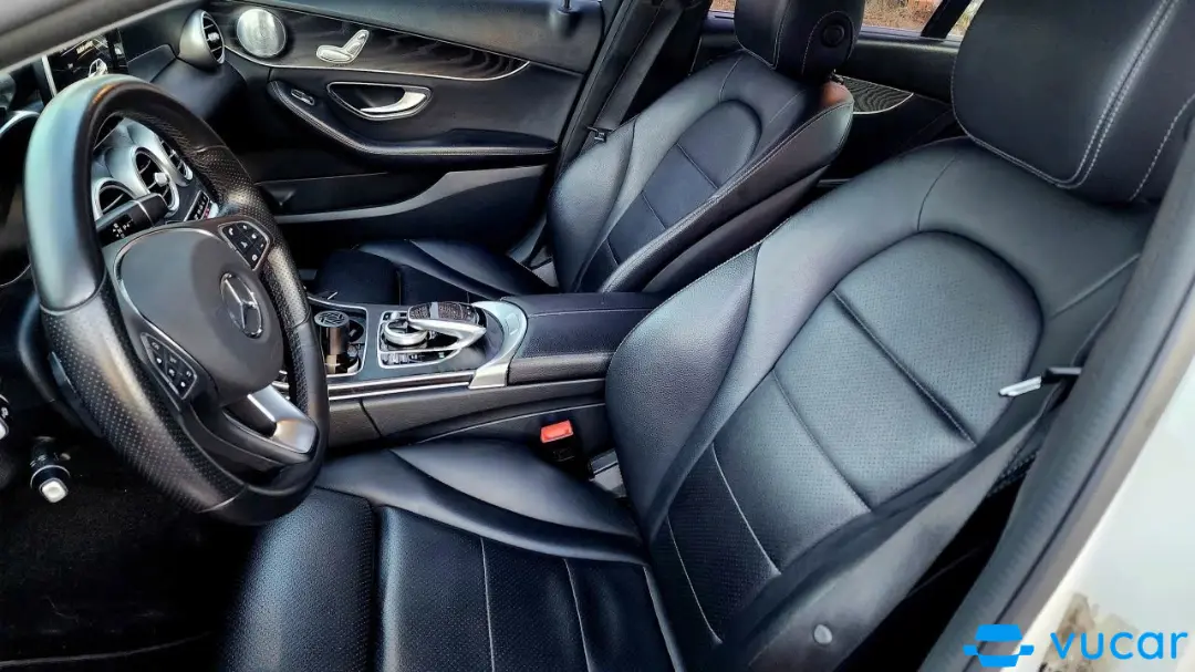 Mercedes-Benz C 200 Bản full 2018 - Nội thất 4