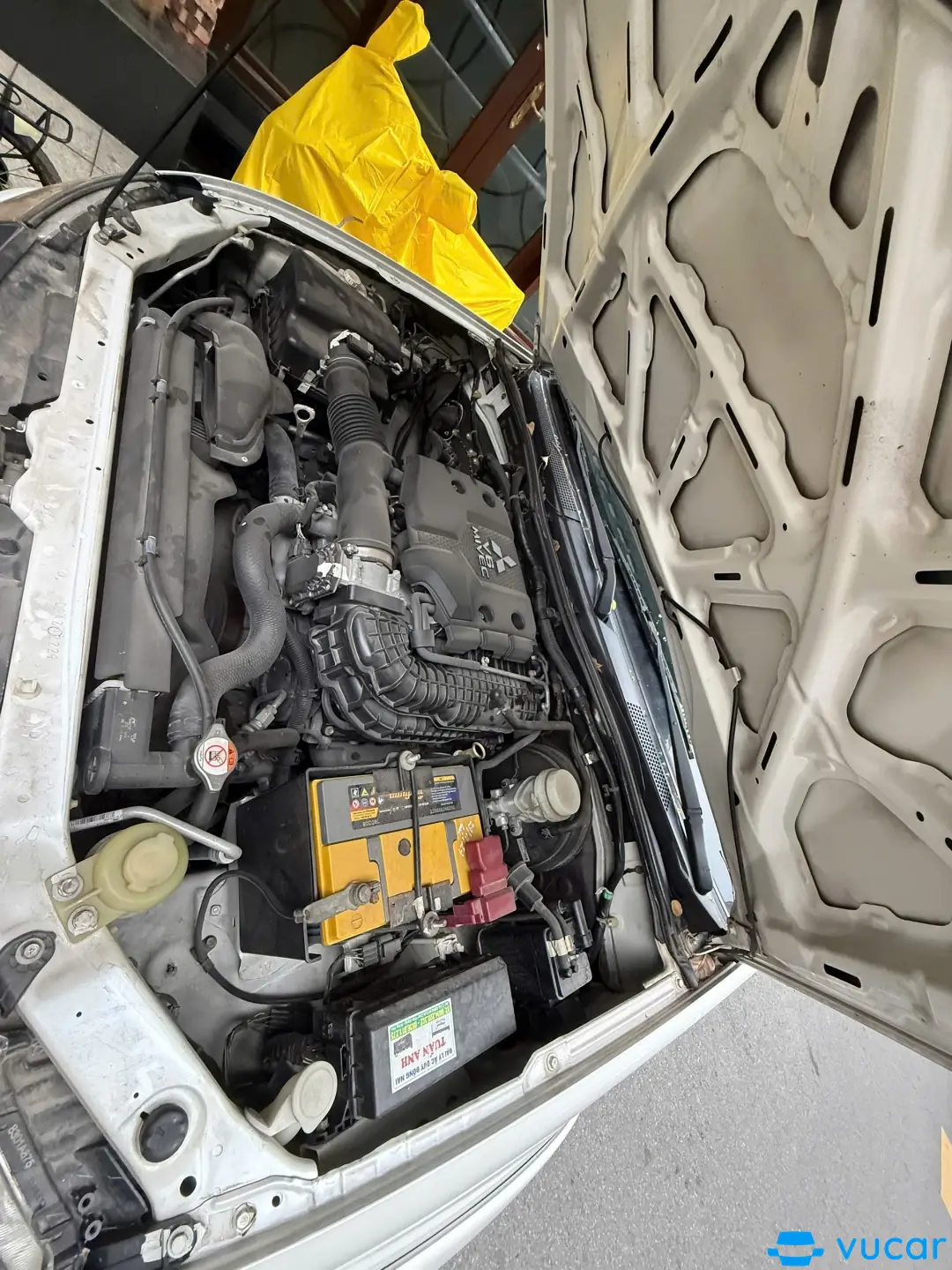 Mitsubishi Pajero Sport 3.0 AT 2016  - Khoang động cơ 1