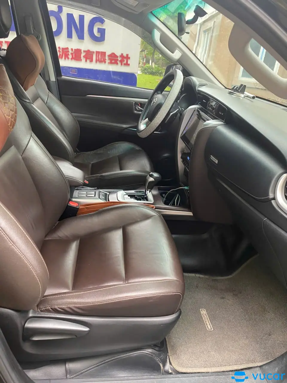 Toyota Fortuner 2018 2.7V 4x2 AT - Nội thất 2