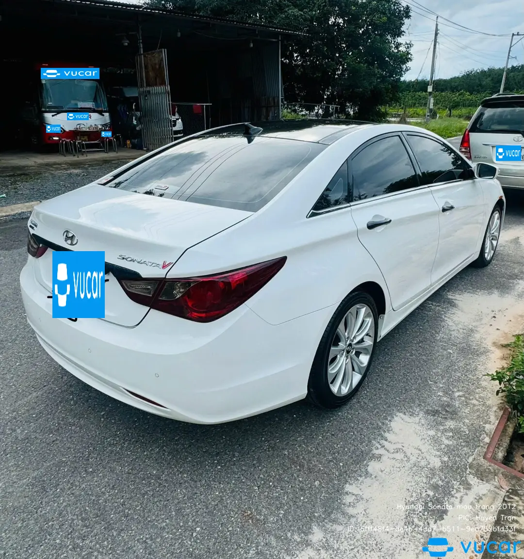 Hyundai Sonata màu trắng 2012 - Ngoại thất 3