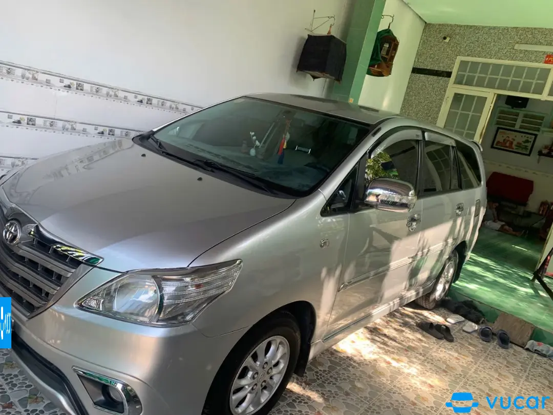 Ảnh xe Toyota innova 2.0E 2014