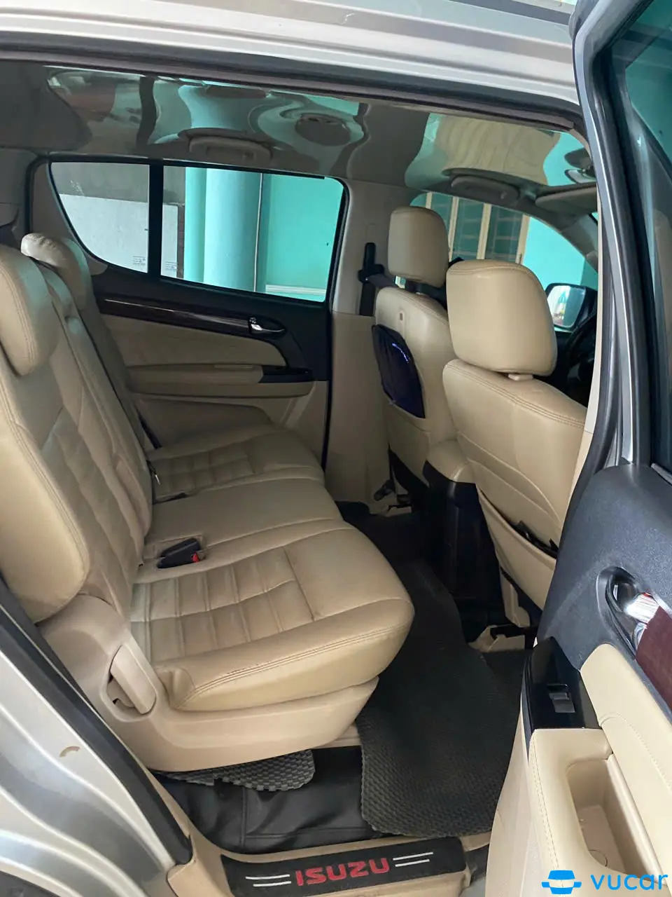 Isuzu,mux b7 plus, 2021 - Nội thất 3