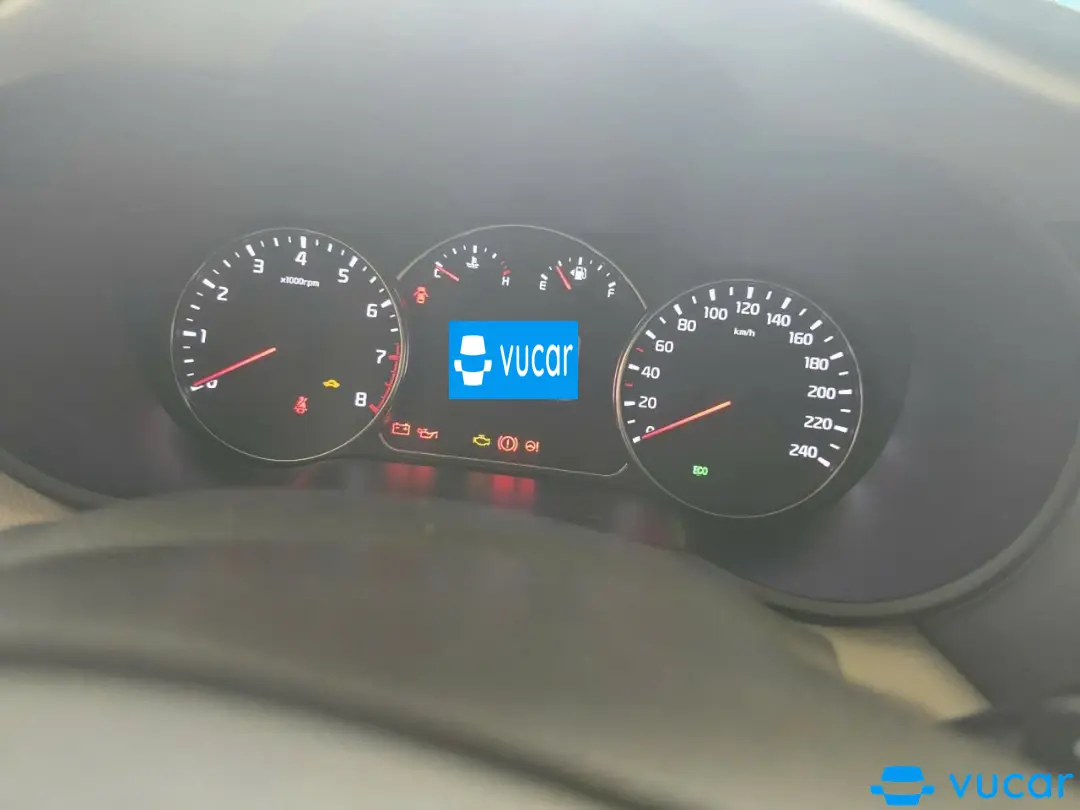 Kia Rondo GAT 2018 - Nội thất 1