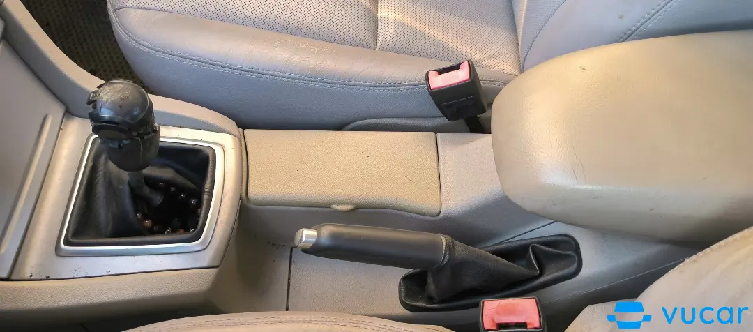 Ford Focus 1.8 MT 2009 - Nội thất 8