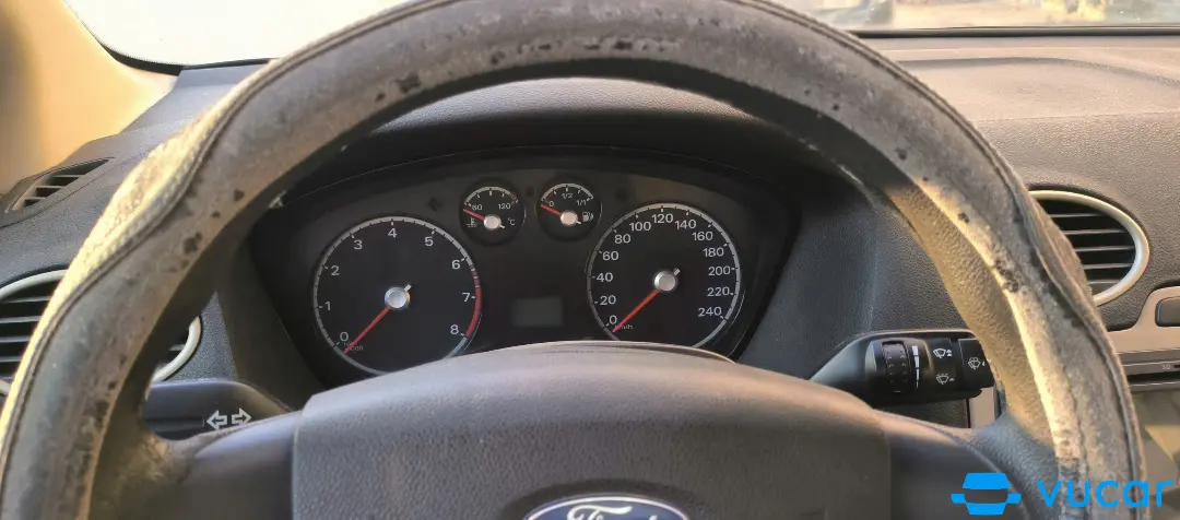 Ford Focus 1.8 MT 2009 - Nội thất 6