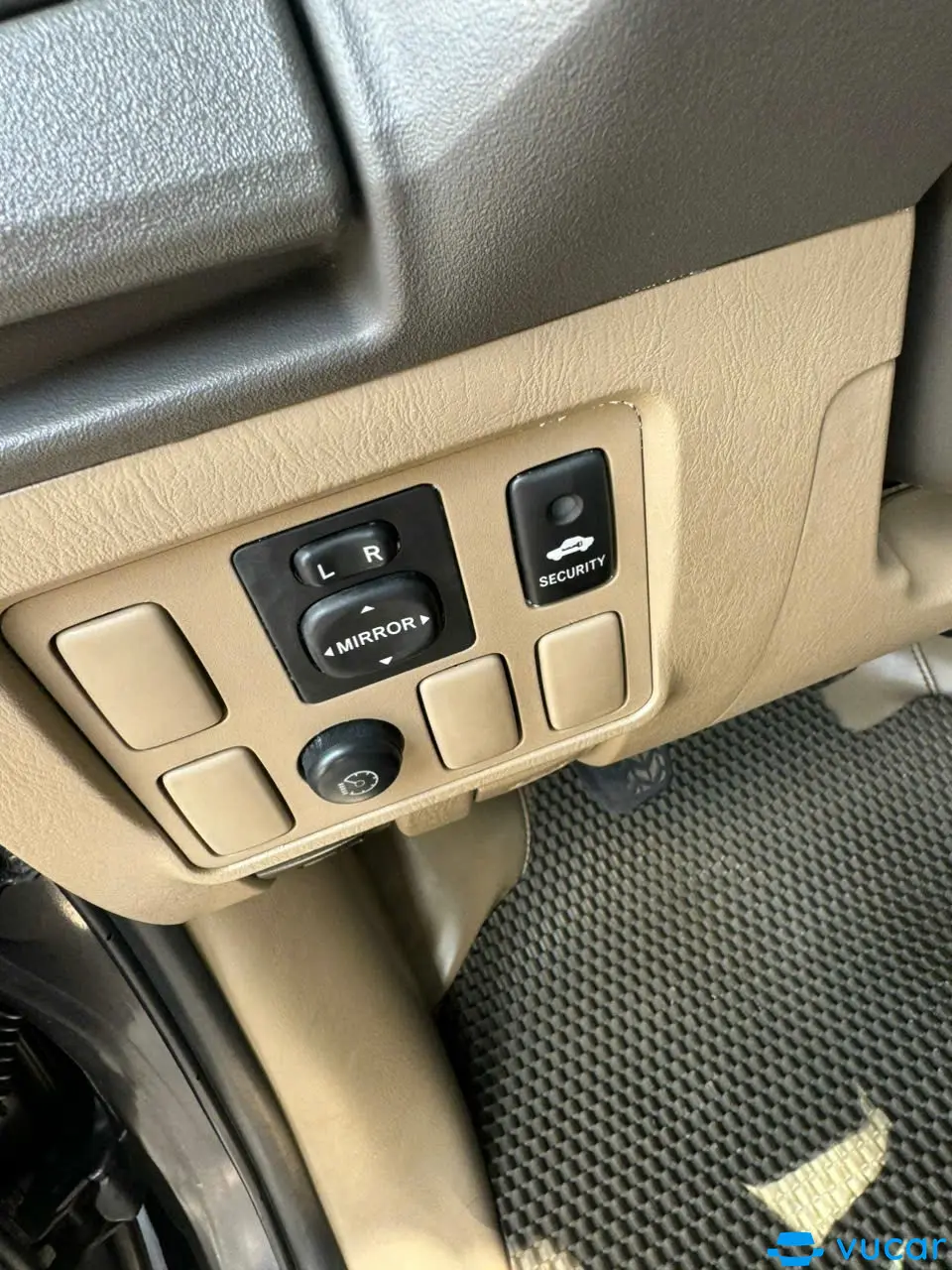 Toyota Fortuner 2011 - Nội thất 2
