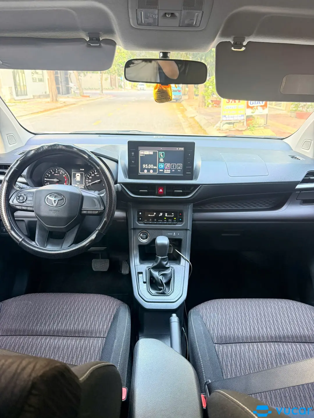 Toyota Avanza Premio 1.5 AT 2022 - Nội thất 2