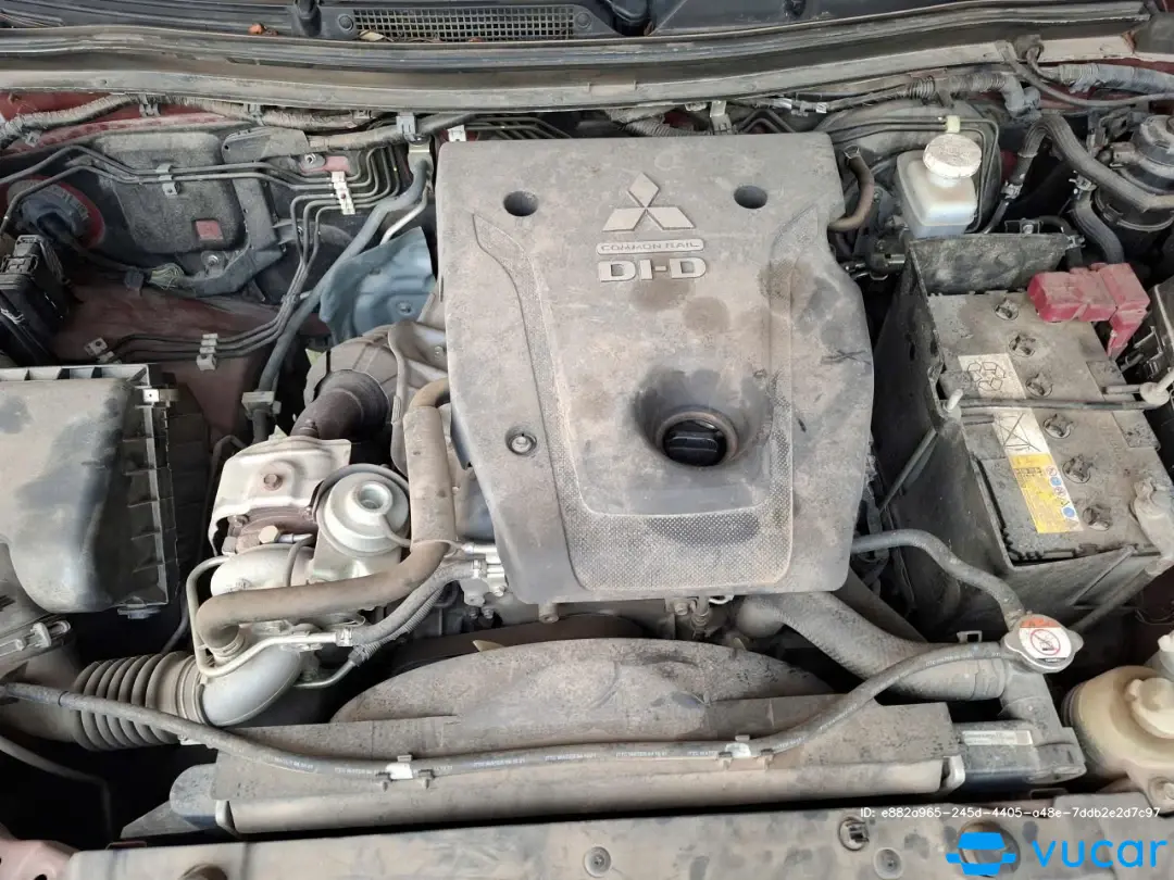 Mitsubishi Triton AT 2021 - Khoang động cơ 3