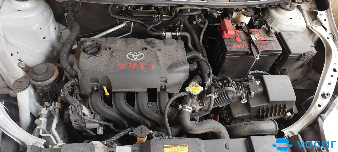 Kia 2014 - Khoang động cơ 2