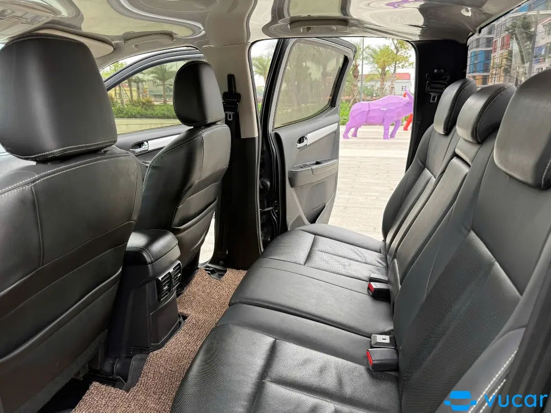 Isuzu Dmax LS 1.9L 4x2 MT 2019 - Nội thất 1