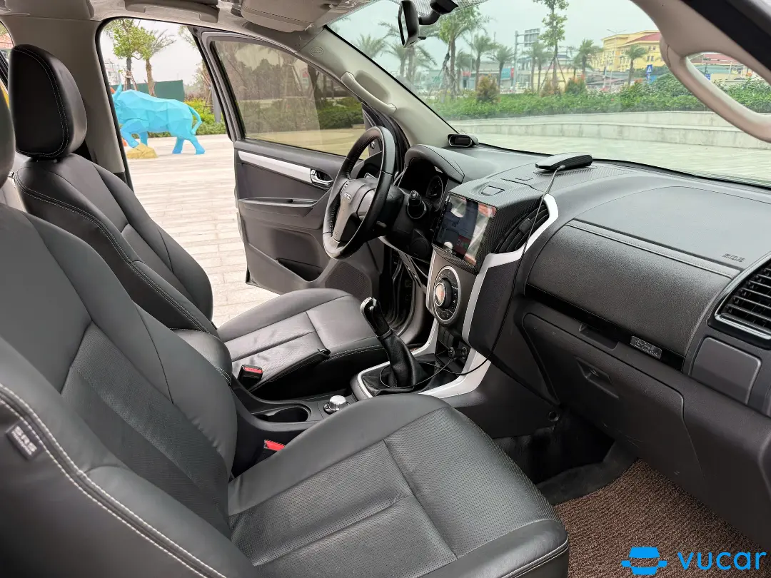 Isuzu Dmax LS 1.9L 4x2 MT 2019 - Nội thất 7