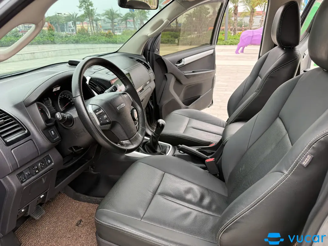 Isuzu Dmax LS 1.9L 4x2 MT 2019 - Nội thất 12