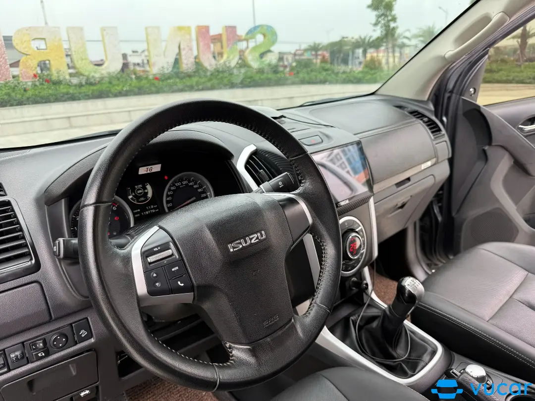 Isuzu Dmax LS 1.9L 4x2 MT 2019 - Nội thất 8
