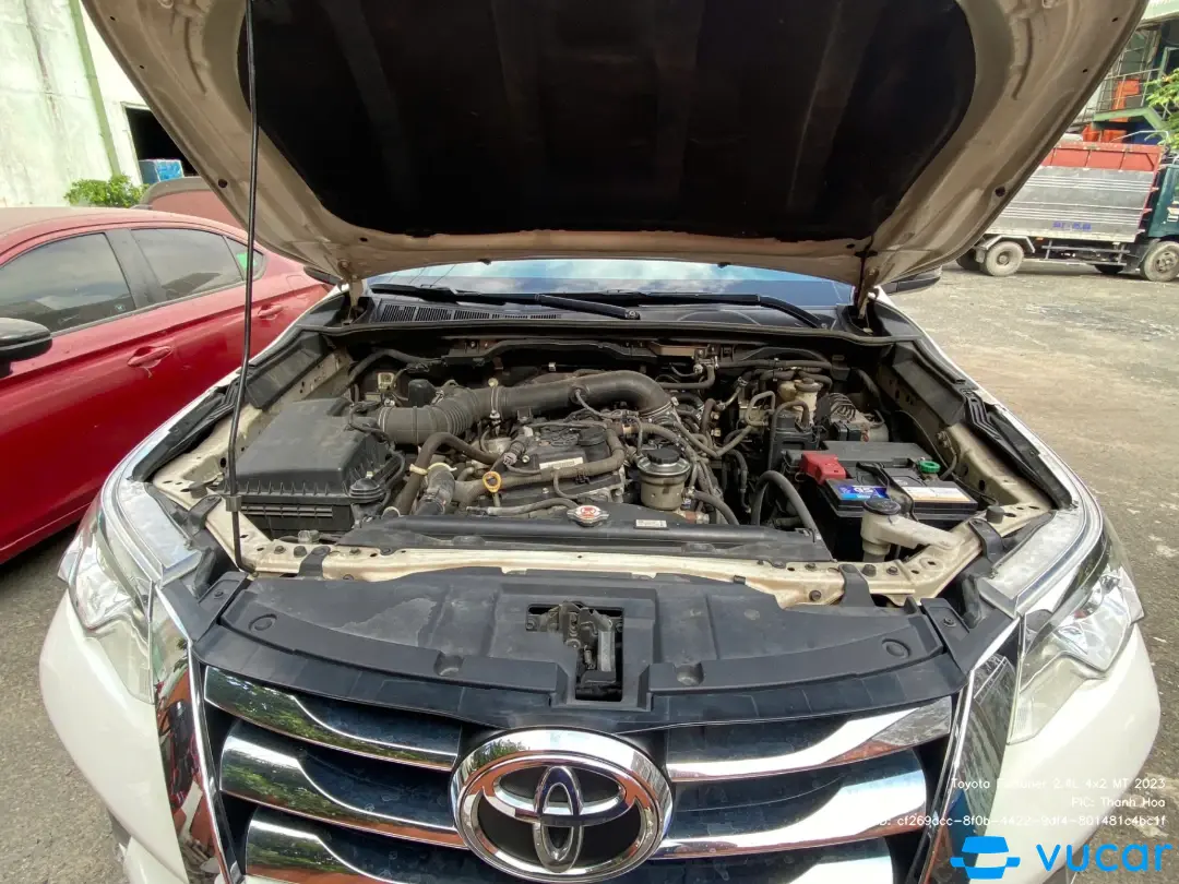 Toyota Fortuner 2.7V 4x2 AT 2019 - Khoang động cơ 1