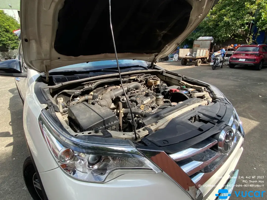Toyota Fortuner 2.7V 4x2 AT 2019 - Khoang động cơ 3