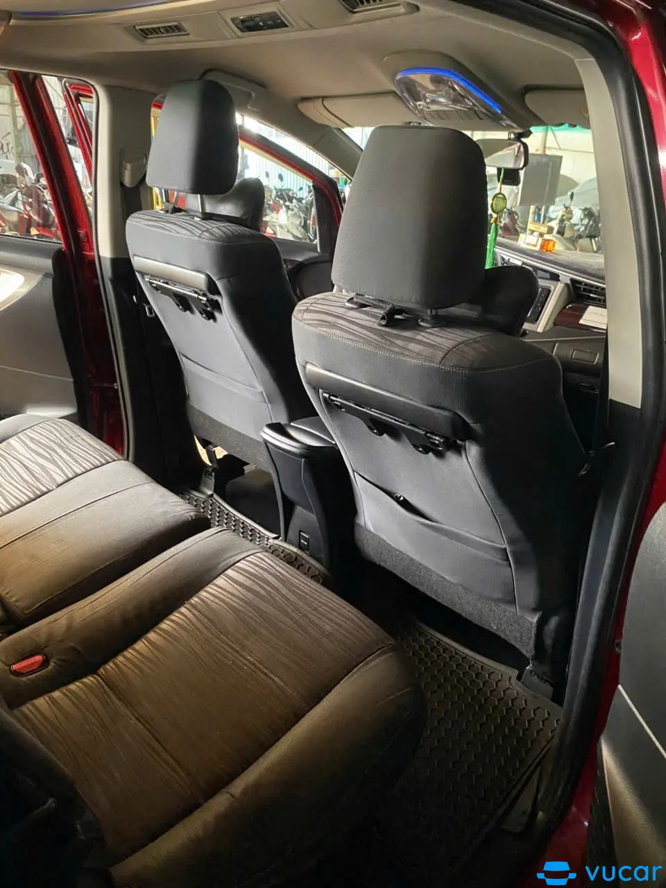 Toyota Innova 2.0 Venturer 2017 - Nội thất 3