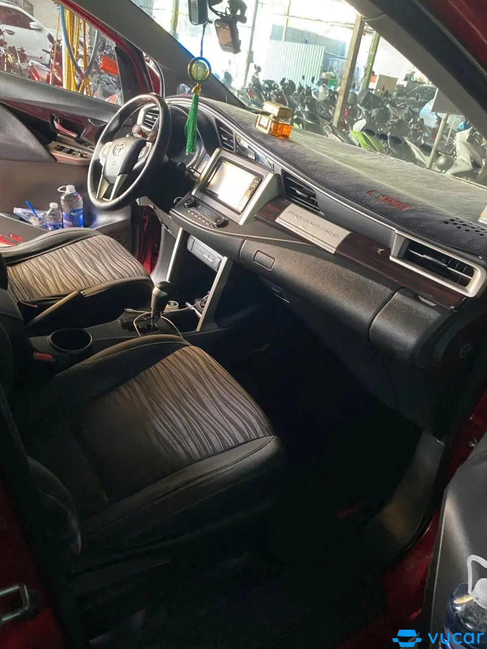 Toyota Innova 2.0 Venturer 2017 - Nội thất 4