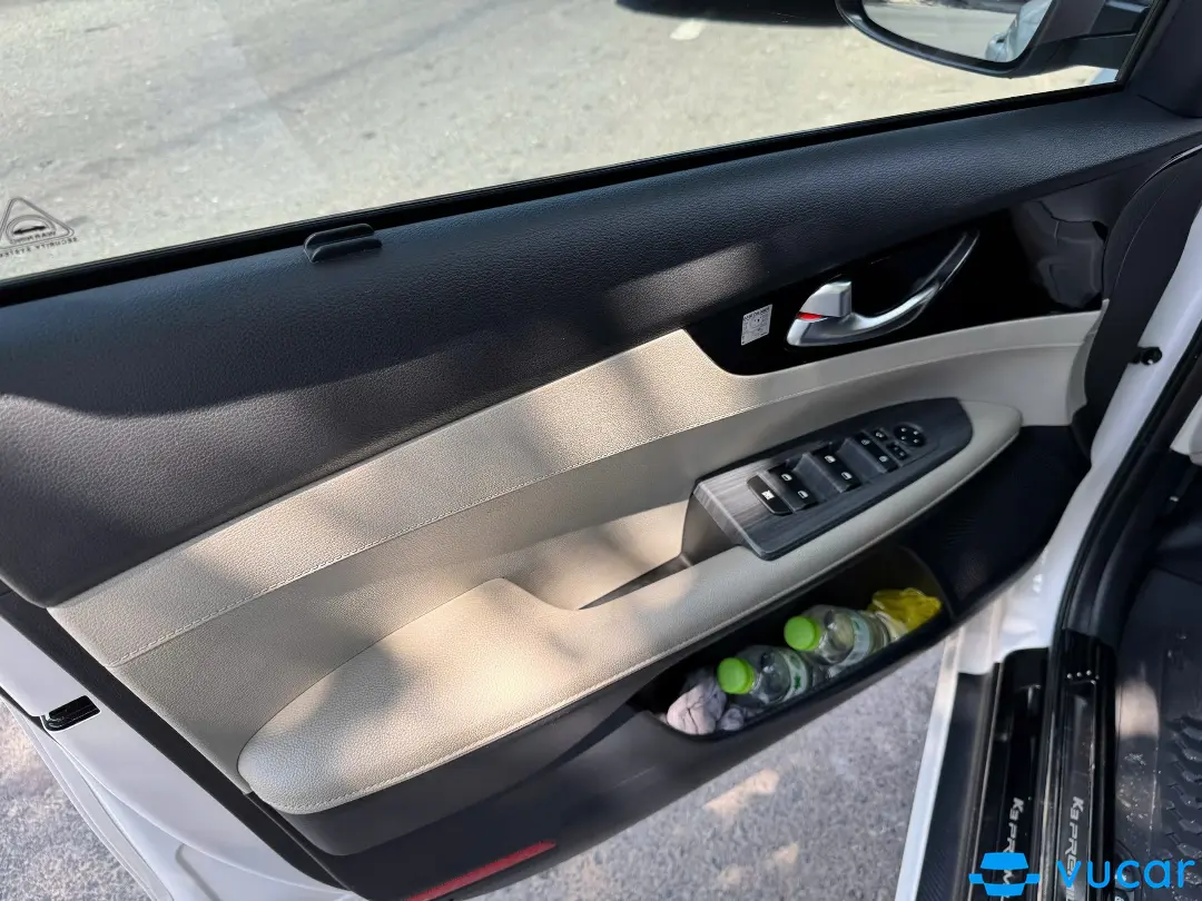 Kia K3 Luxury 1.6 AT 2022 - Nội thất 10