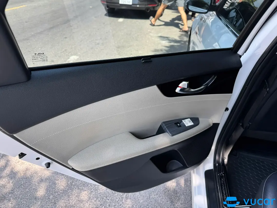 Kia K3 Luxury 1.6 AT 2022 - Nội thất 12