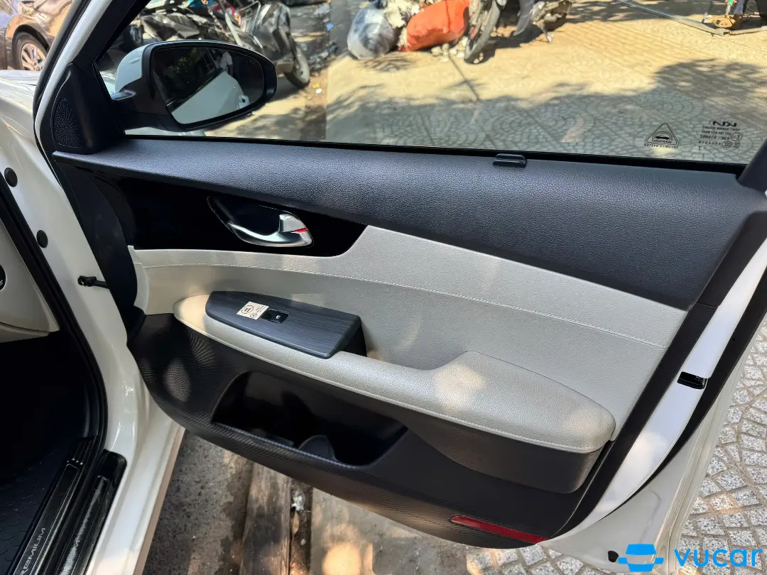Kia K3 Luxury 1.6 AT 2022 - Nội thất 9