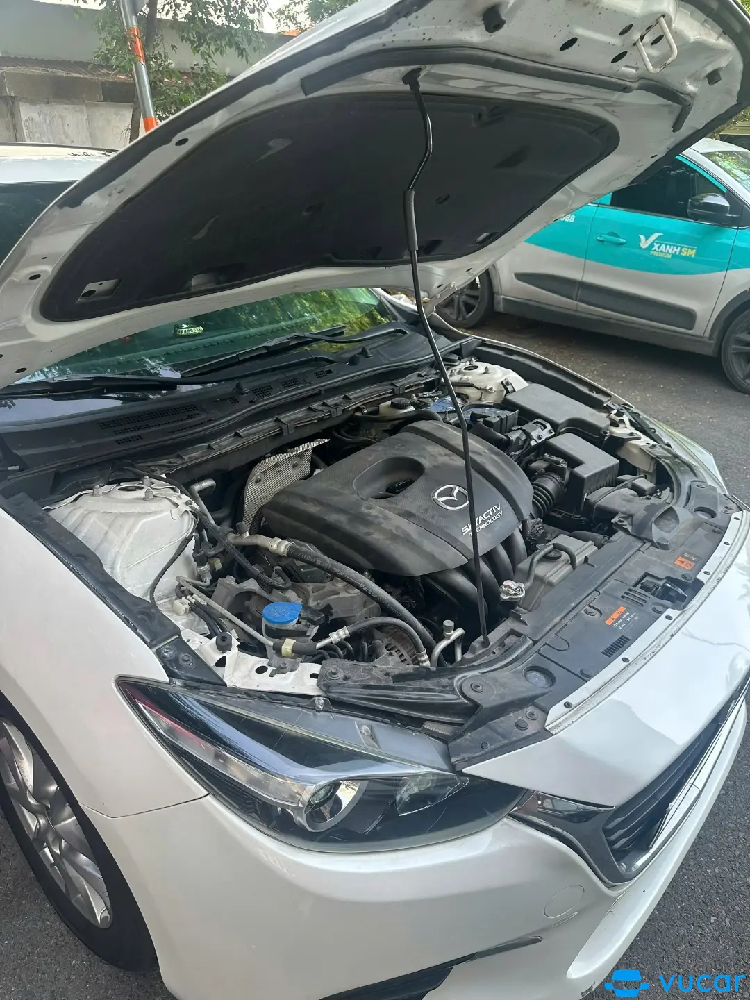Mazda 3 1.5 AT 2017 - Khoang động cơ 1