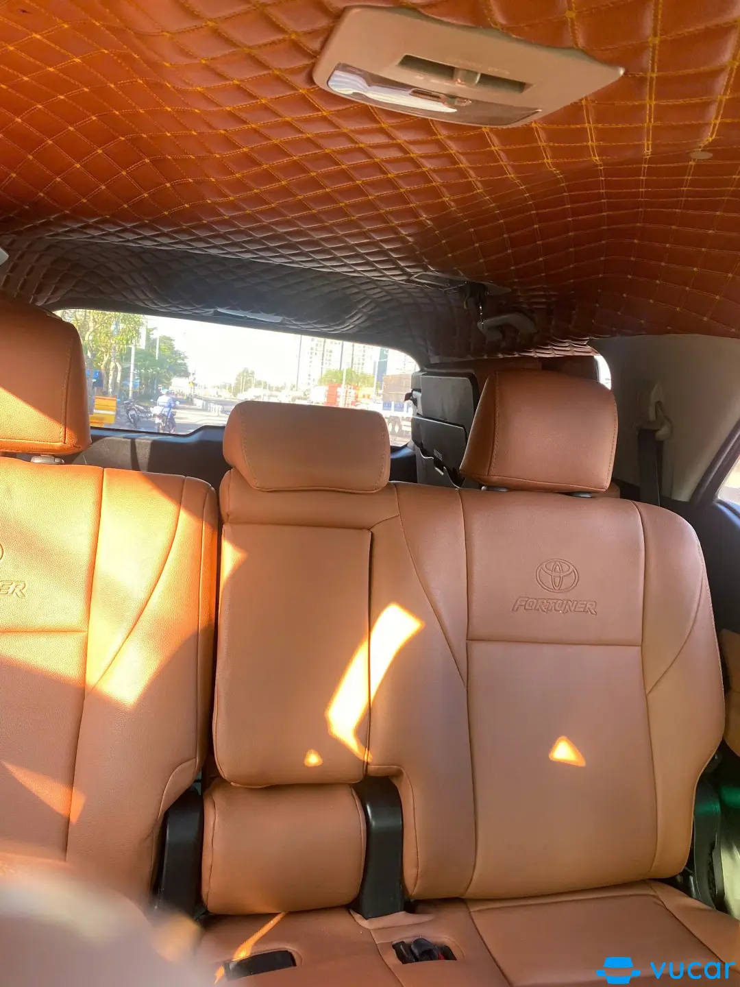 Toyota Fortuner 2.4G 4x2 MT 2019 - Nội thất 2