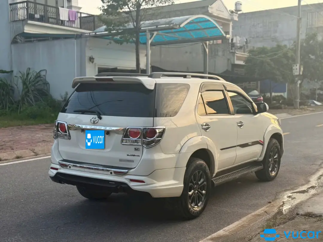 Toyota Fortuner 2.7V 4x4 AT 2016 - Ngoại thất 1
