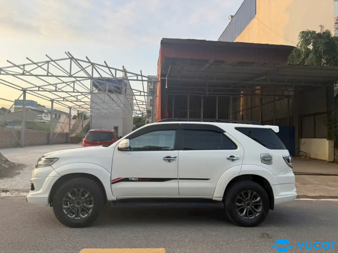 Toyota Fortuner 2.7V 4x4 AT 2016 - Ngoại thất 4