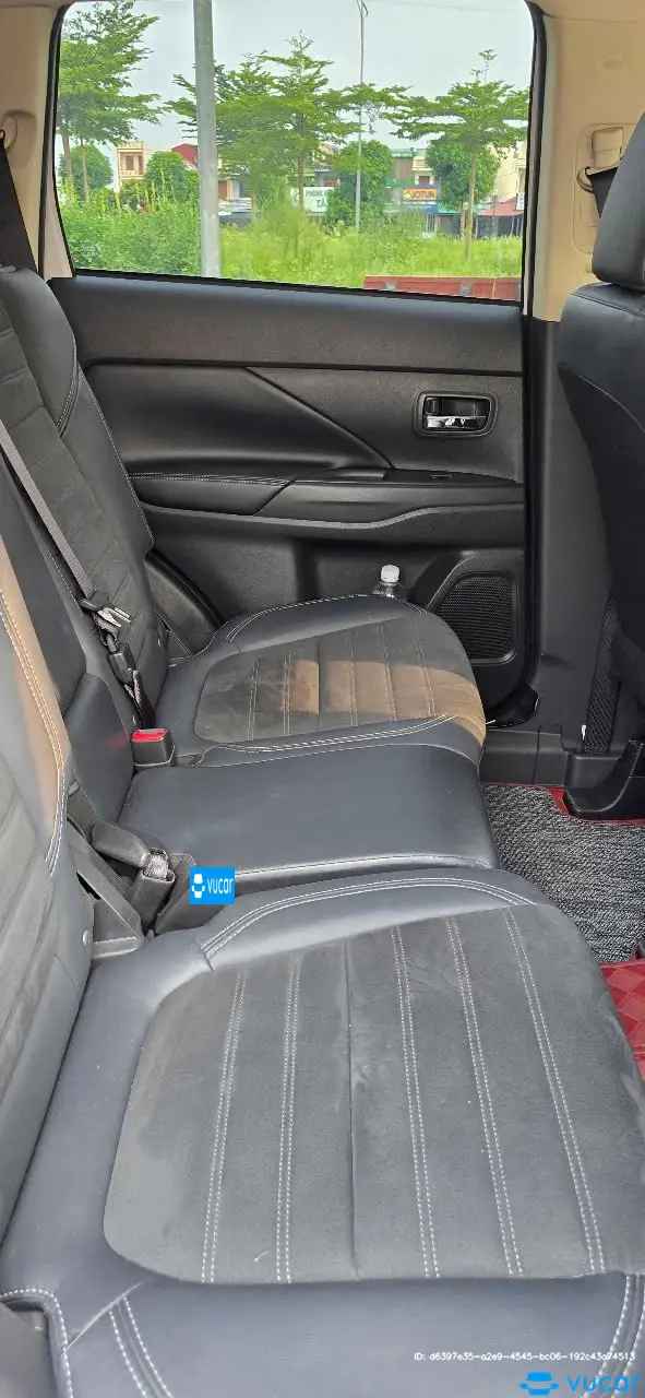 Mitsubishi Outlander CVT số tự động 2024 - Nội thất 3
