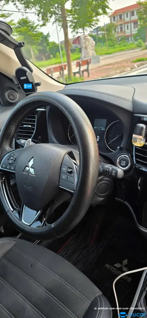 Mitsubishi Outlander CVT số tự động 2024 - Nội thất 5