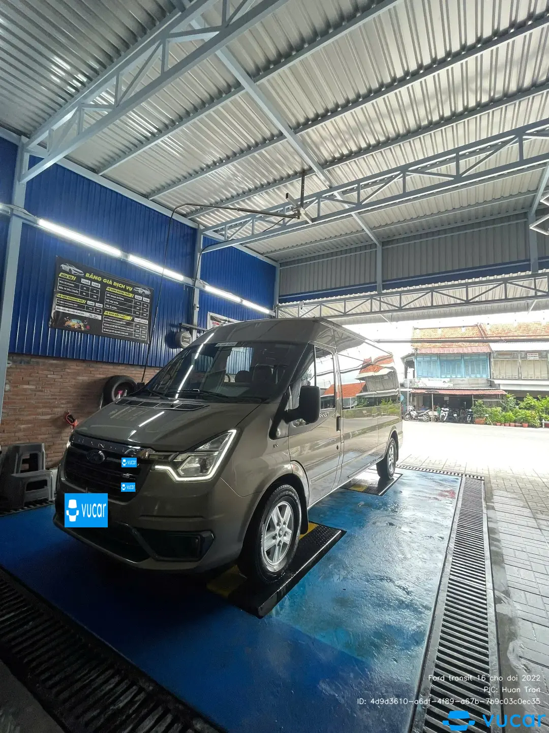 Ford transit 16 chổ doi 2022 - Ngoại thất 3