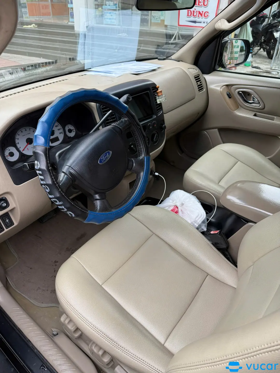 Ford Escape 3.0 V6 2004 - Nội thất 9