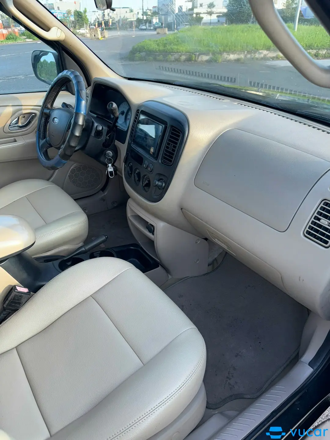 Ford Escape 3.0 V6 2004 - Nội thất 1