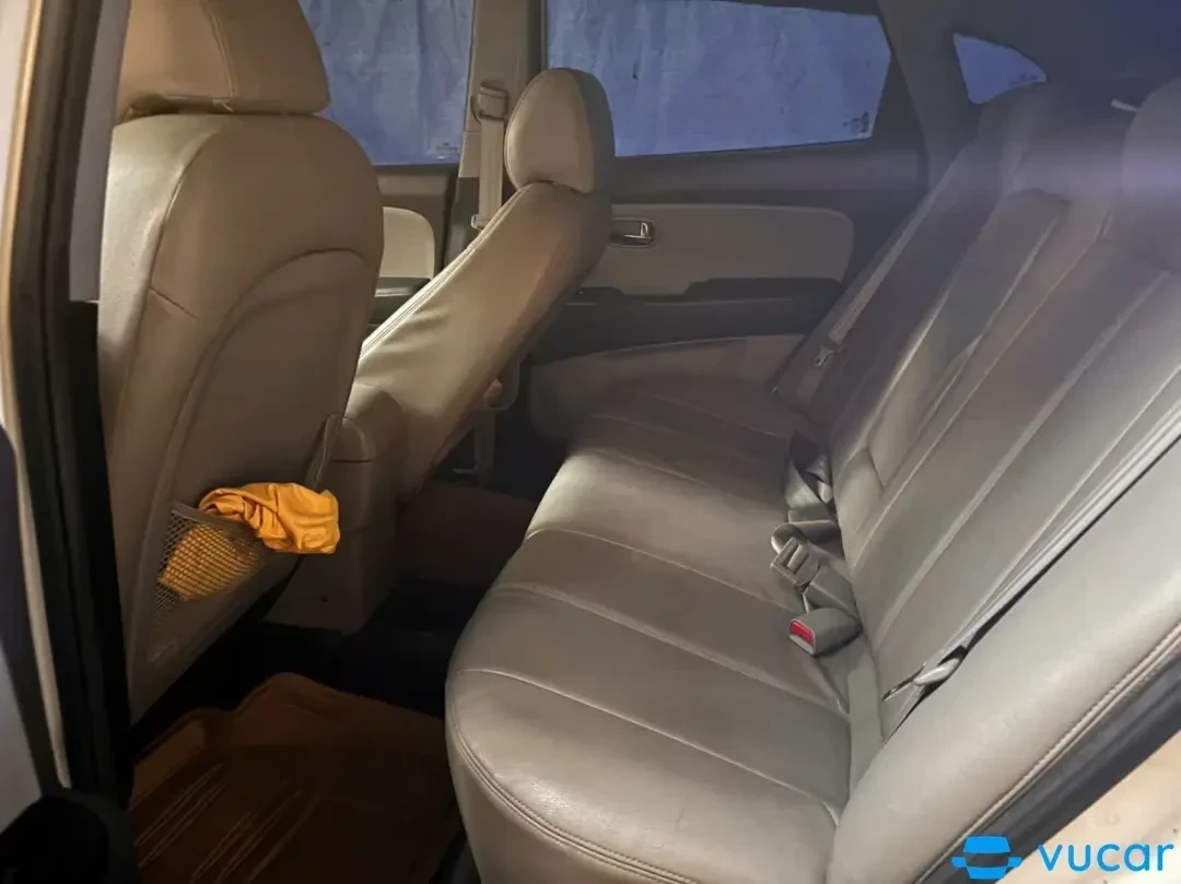 Hyundai Avante 1.6 MT 2014 - Nội thất 1