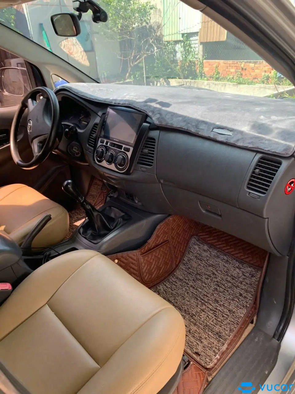 Innova 2013 2.0E - Nội thất 4