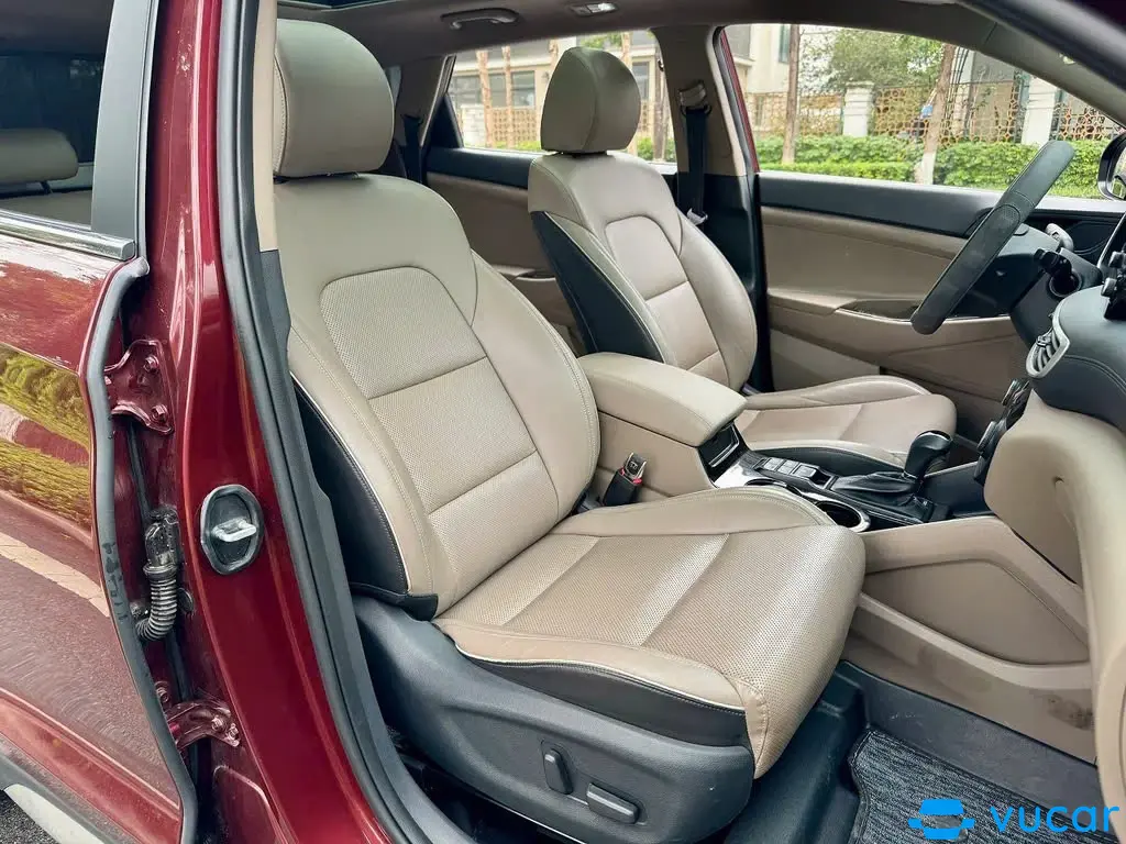 Hyundai Tucson 1.6 AT Turbo 2020 - Nội thất 12