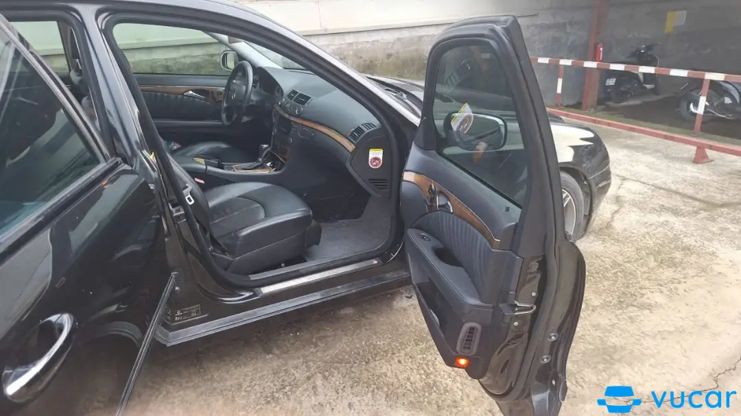 Mercedes E class E200 2007 - Nội thất 4