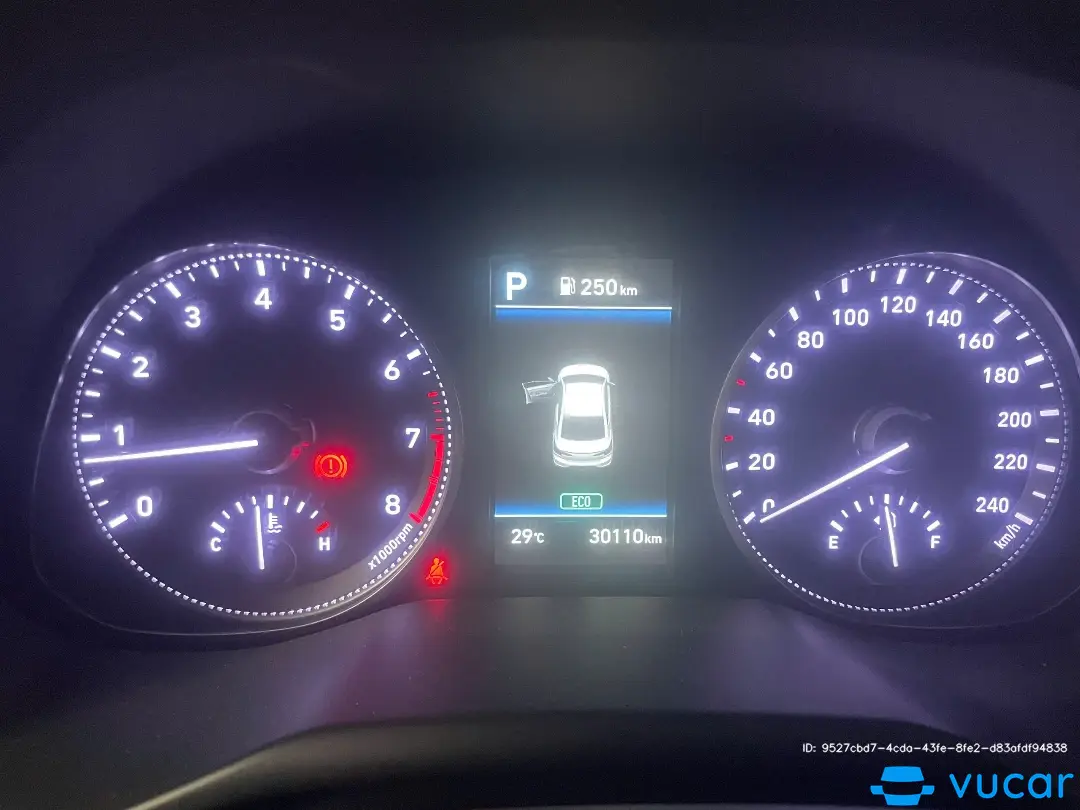 Hyundai Elantra 2.0 AT 2020 - Nội thất 1