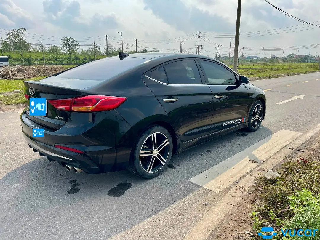 Hyundai Elantra Sport 1.6 AT 2018 - Ngoại thất 6