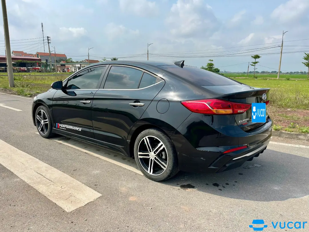 Hyundai Elantra Sport 1.6 AT 2018 - Ngoại thất 5