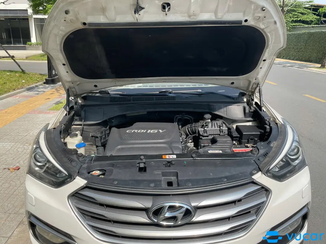 Hyundai Santa Fe Máy dầu cao cấp 2018 - Khoang động cơ 2
