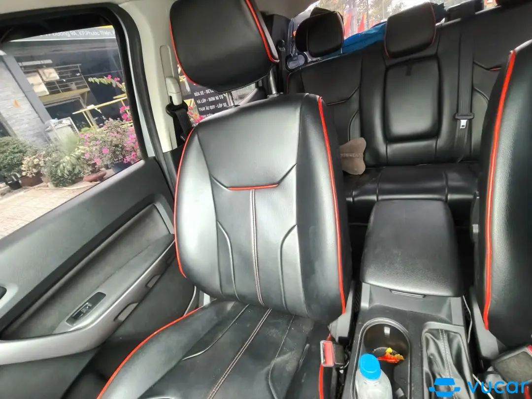 Ford Ranger XLS 2.2L 4x2 AT 2020 - Nội thất 1