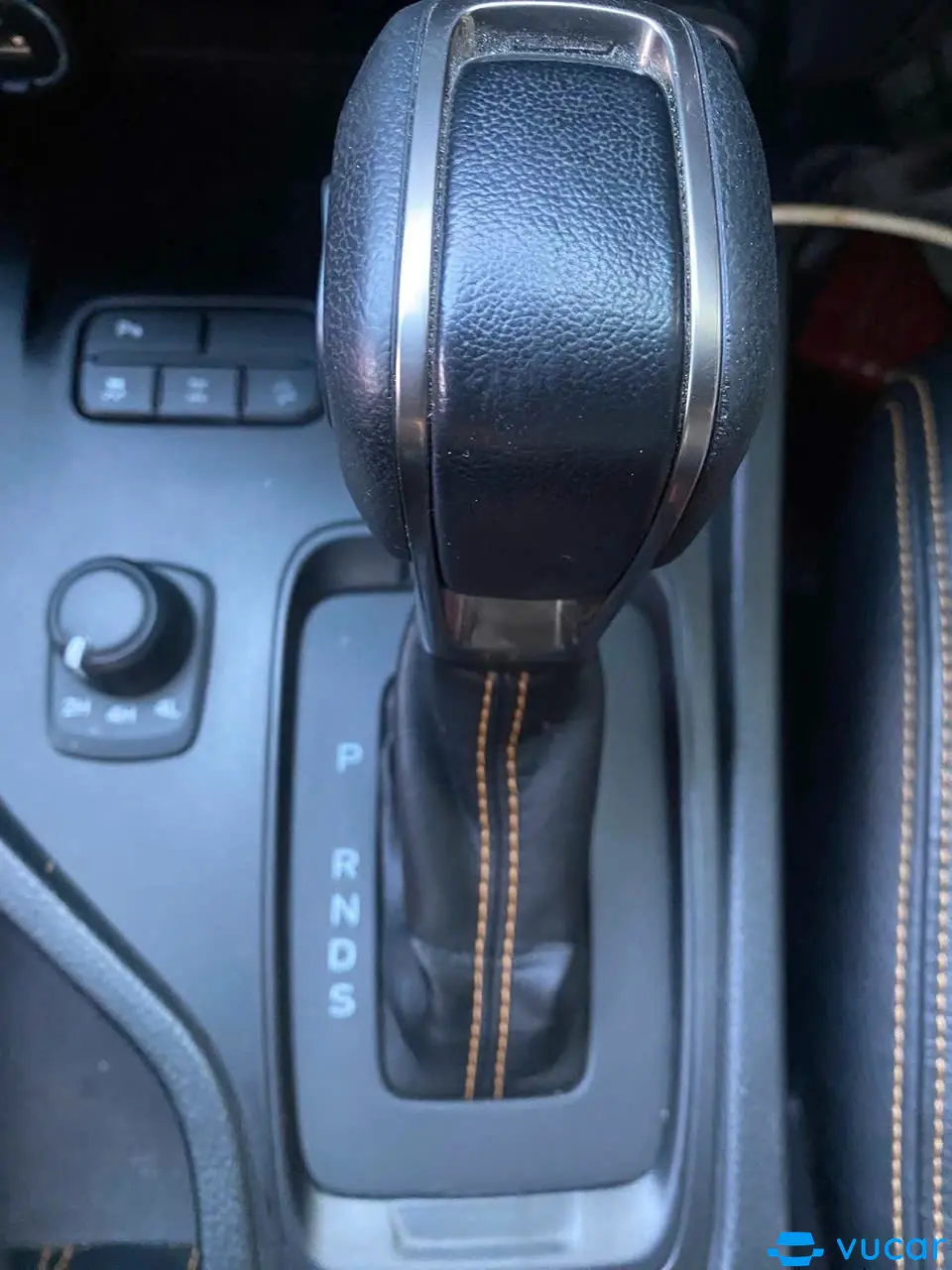 Toyota Fortuner 2.4G 4x2 AT 2020 - Nội thất 15