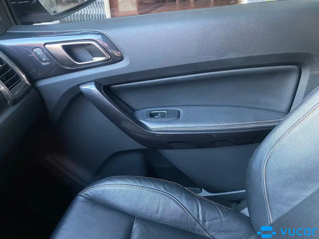 Toyota Fortuner 2.4G 4x2 AT 2020 - Nội thất 18