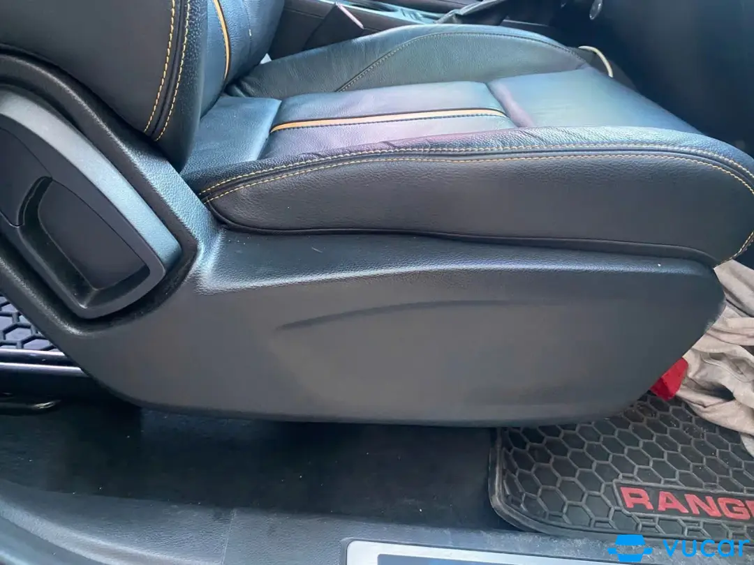 Toyota Fortuner 2.4G 4x2 AT 2020 - Nội thất 21