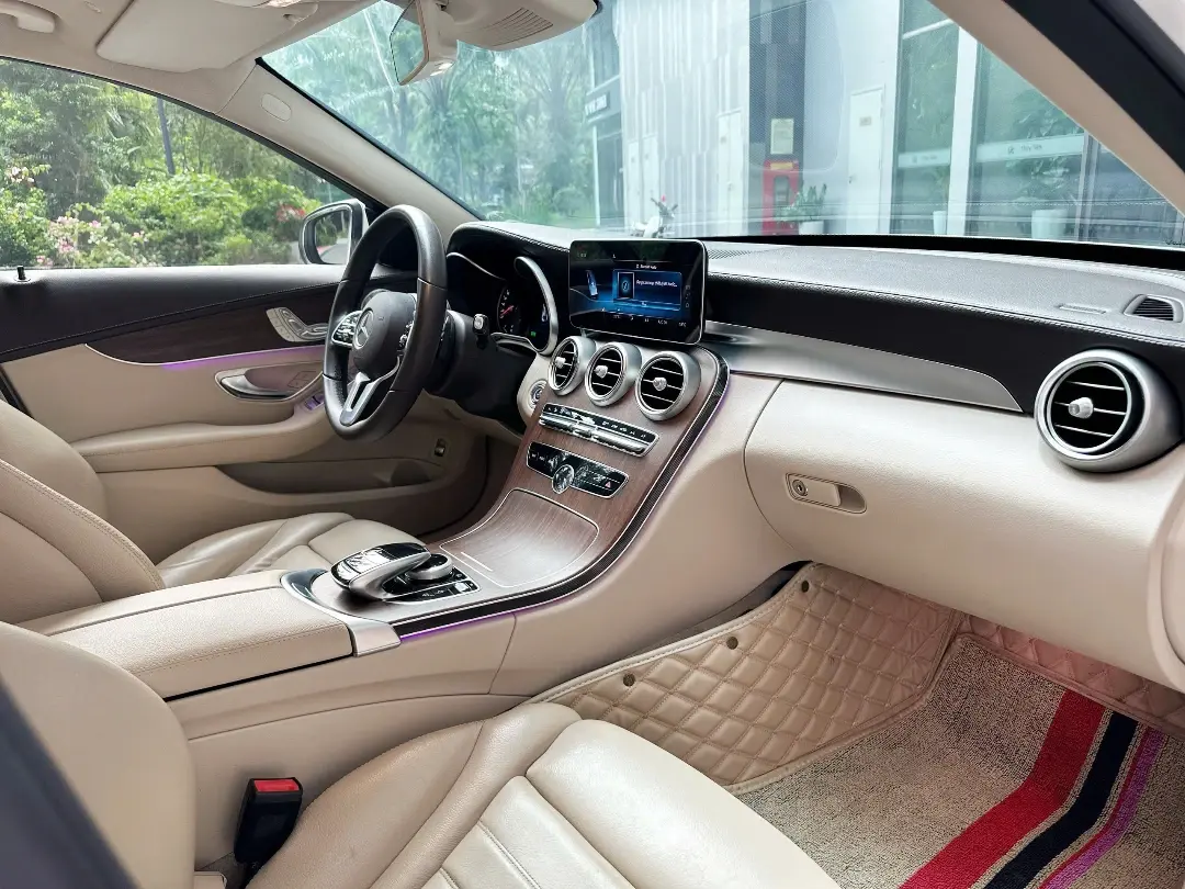 Mercedes C class C200 Exclusive 1.5L 2019 - Nội thất 4