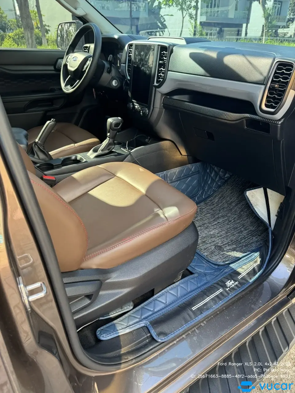 Ford Ranger XLS 2.0L 4x2 AT 2025 - Nội thất 1